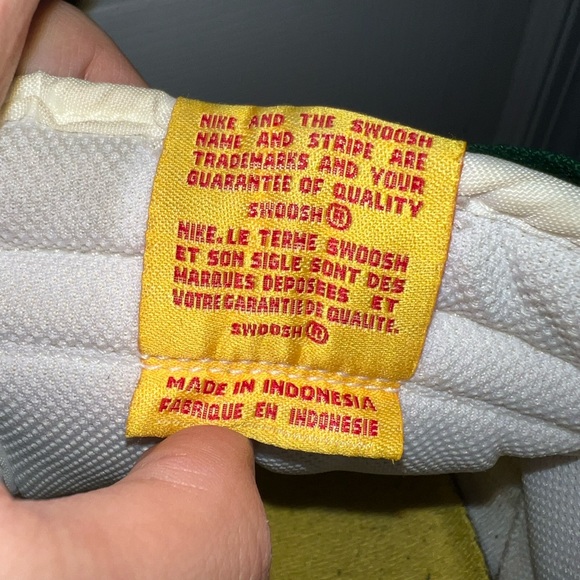 Vintage Nike Air Vandal Hi Leather
RASTA West Indies White Shoes - Mens Size 11 - Picture 16 of 16